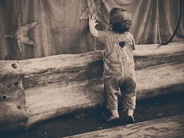 toddler-238466_1280